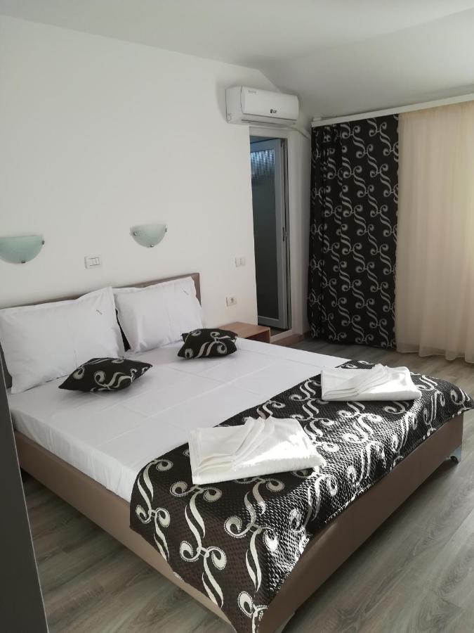 Hotel Casa Mevas Costinesti Esterno foto